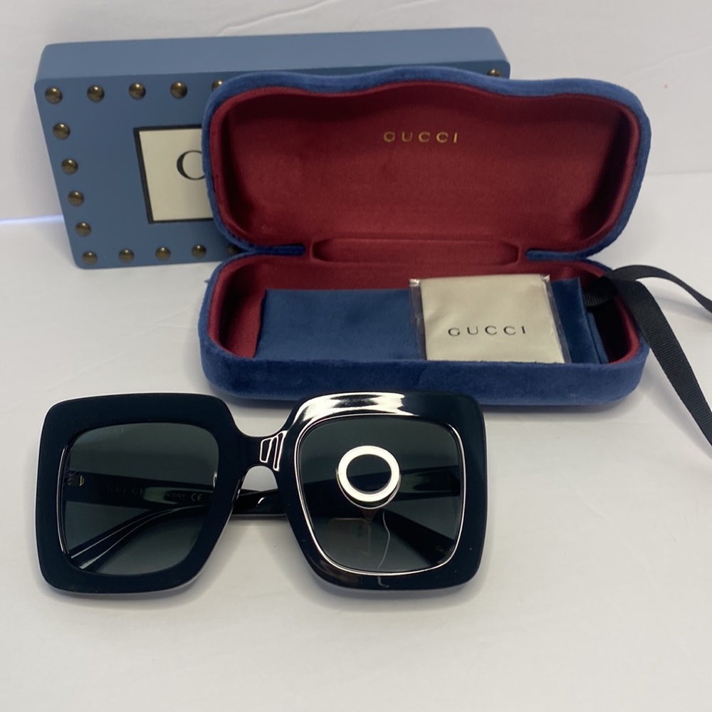 Gucci GG0328s 001 Oversized rectangular Black Gold GG Authentic Sunglasses - Picture 11 of 13